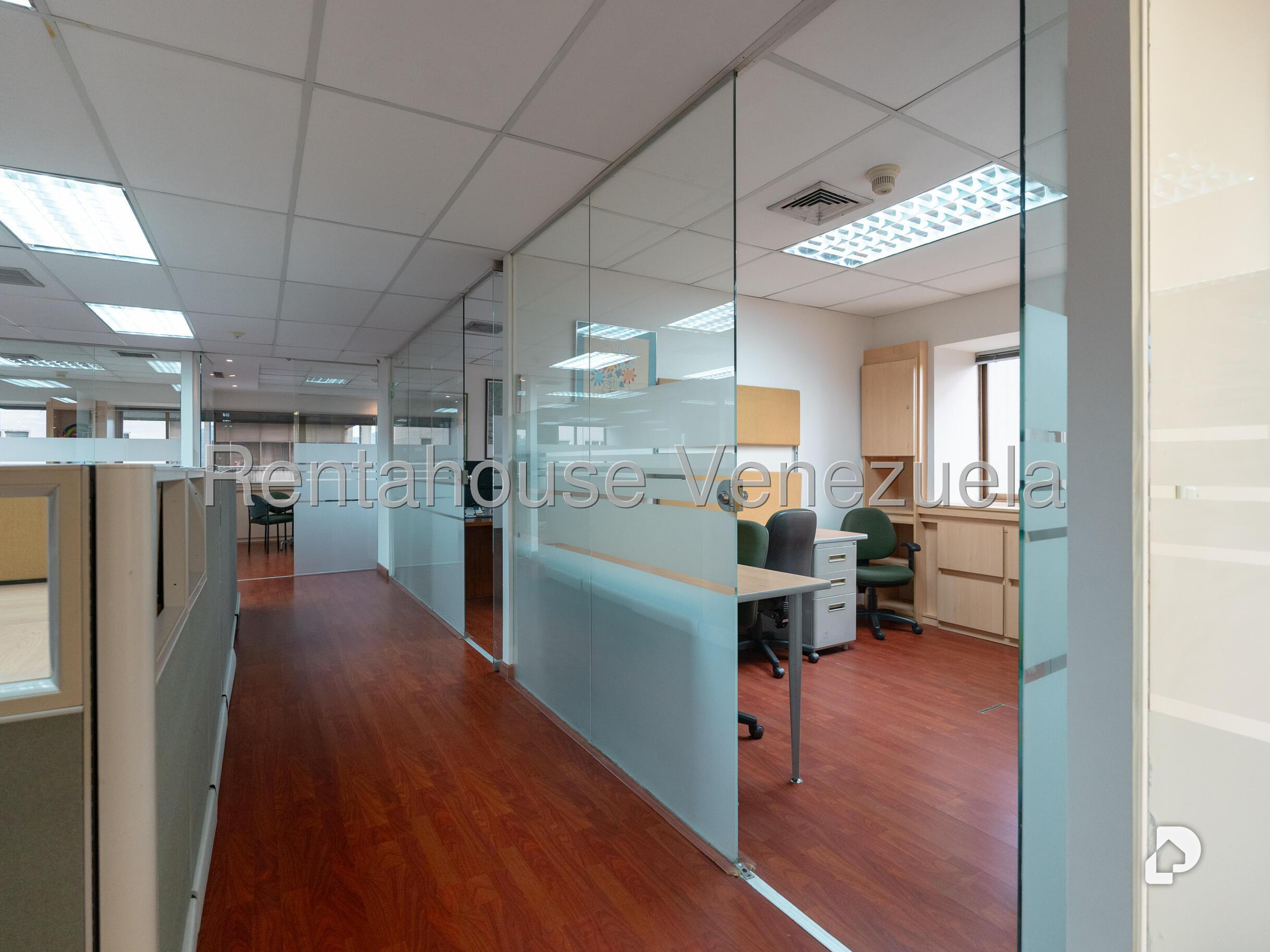Oficina en Los Palos Grandes, Caracas – 10
