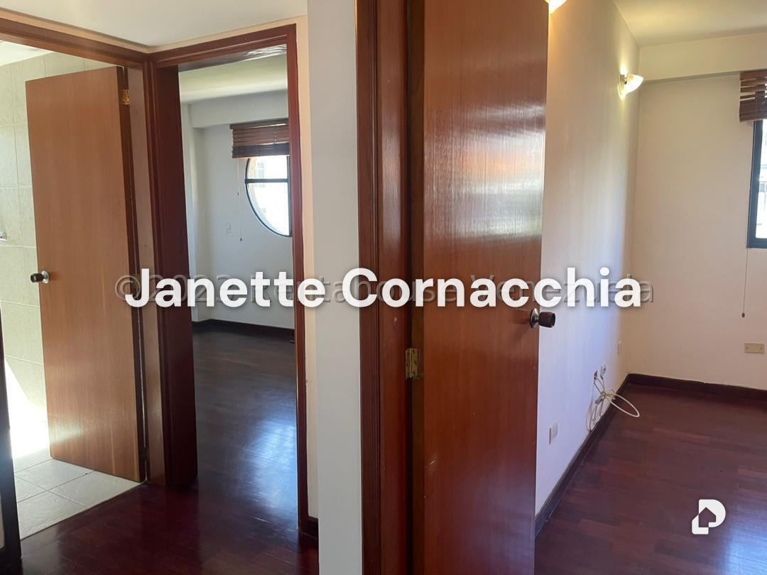 Apartamento en Altamira, Caracas – 17