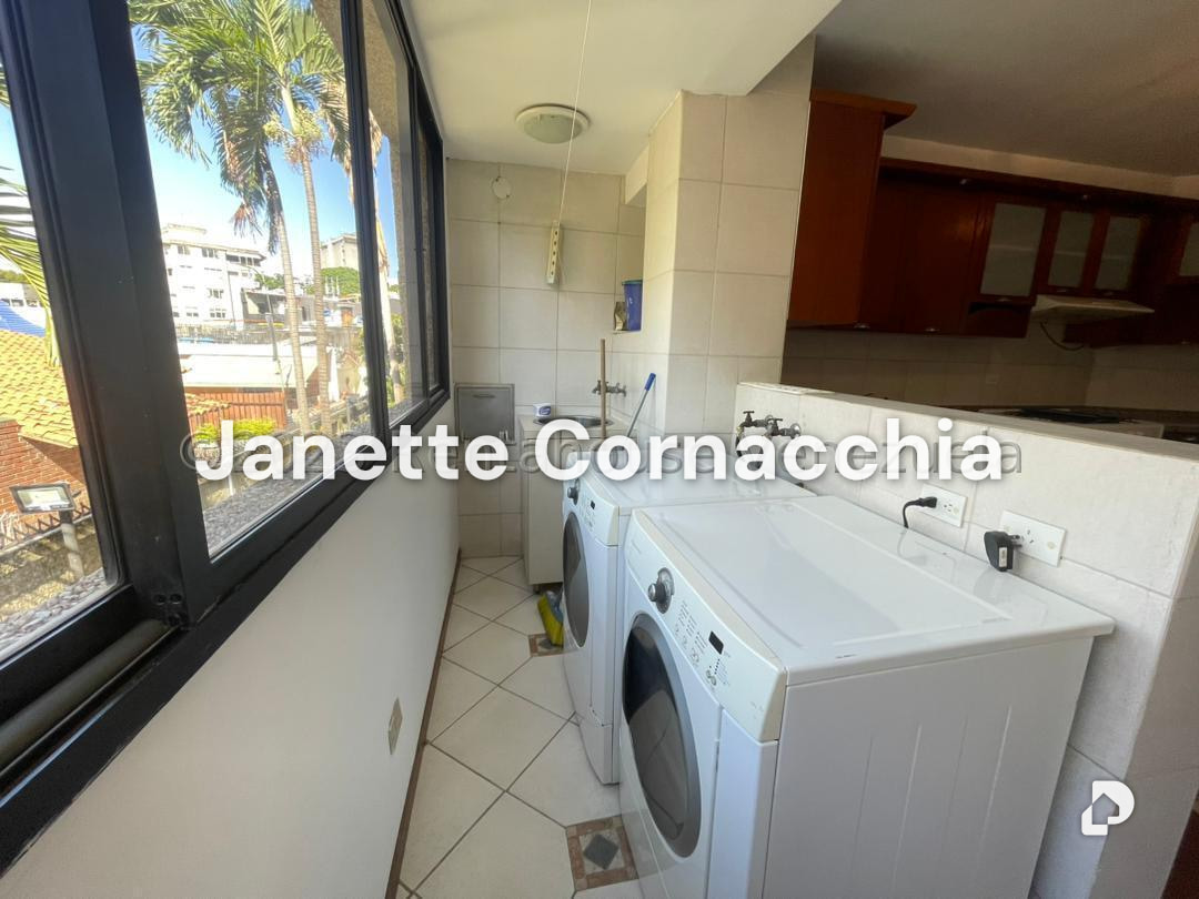 Apartamento en Altamira, Caracas – 12