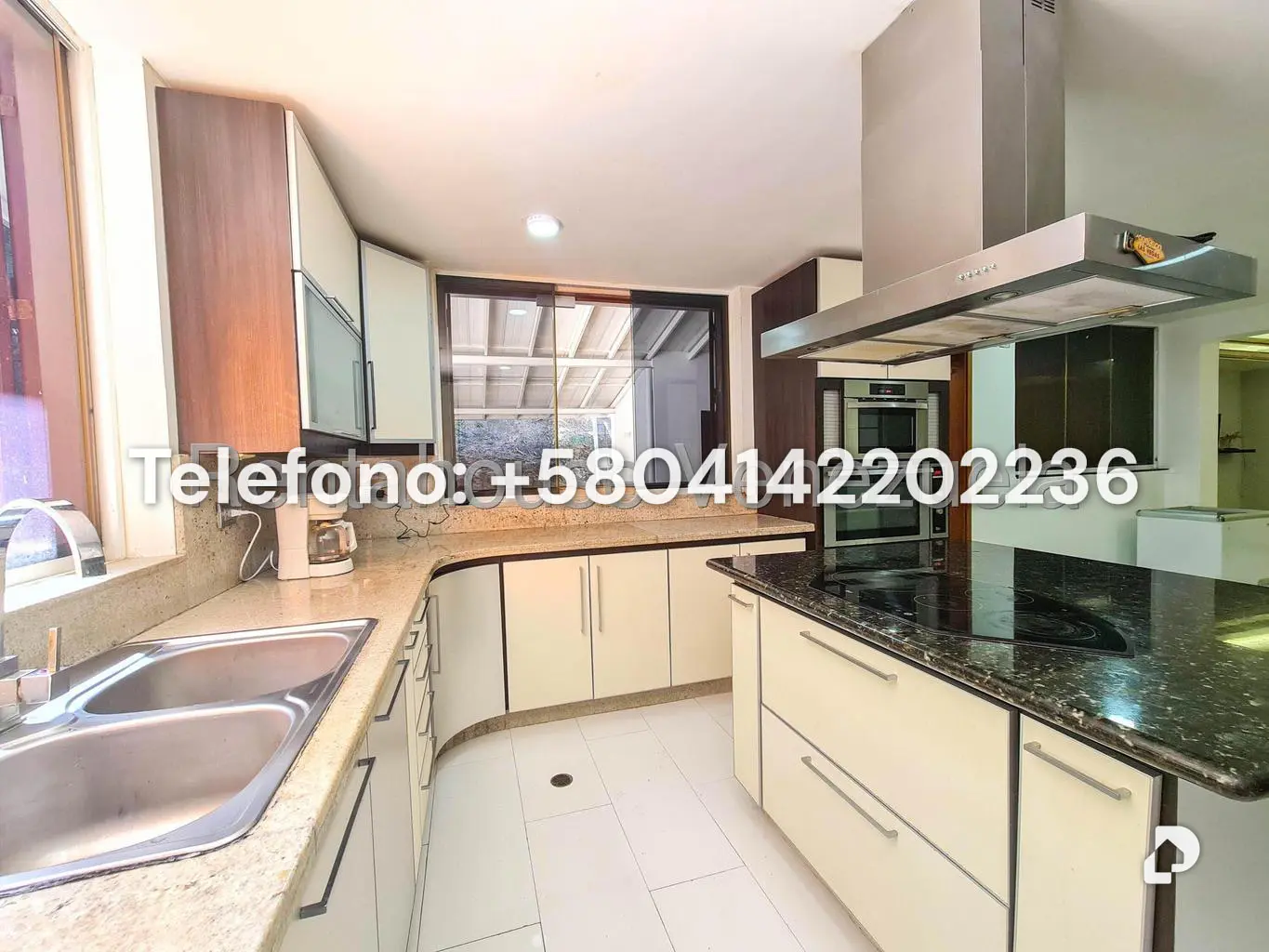 Casa en Cumbres de Curumo, Caracas – 25
