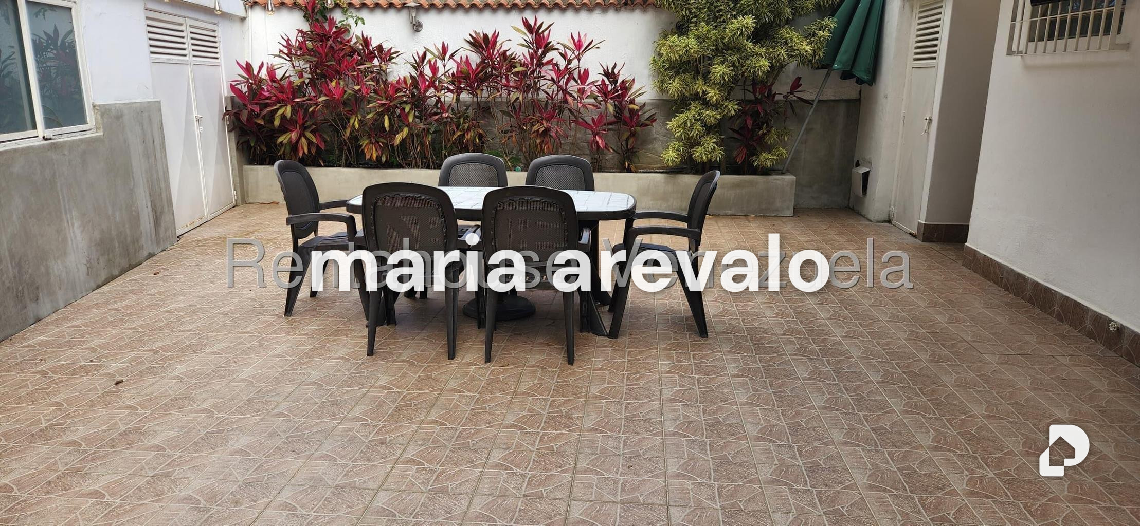 Casa en Alto Prado, Caracas – 23