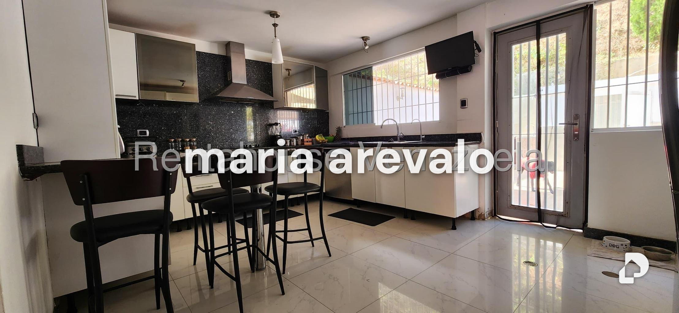 Casa en Alto Prado, Caracas – 18