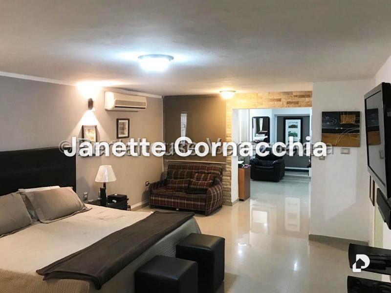 Apartamento en Santa Rosa de Lima, Caracas – 12