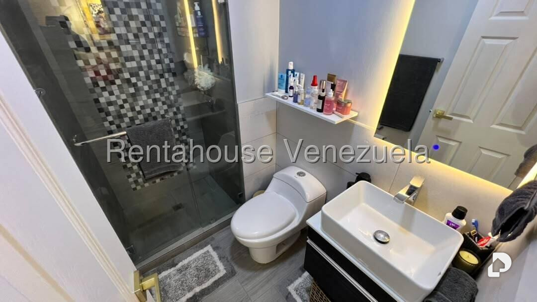Apartamento en Los Naranjos Humboldt, Caracas – 16