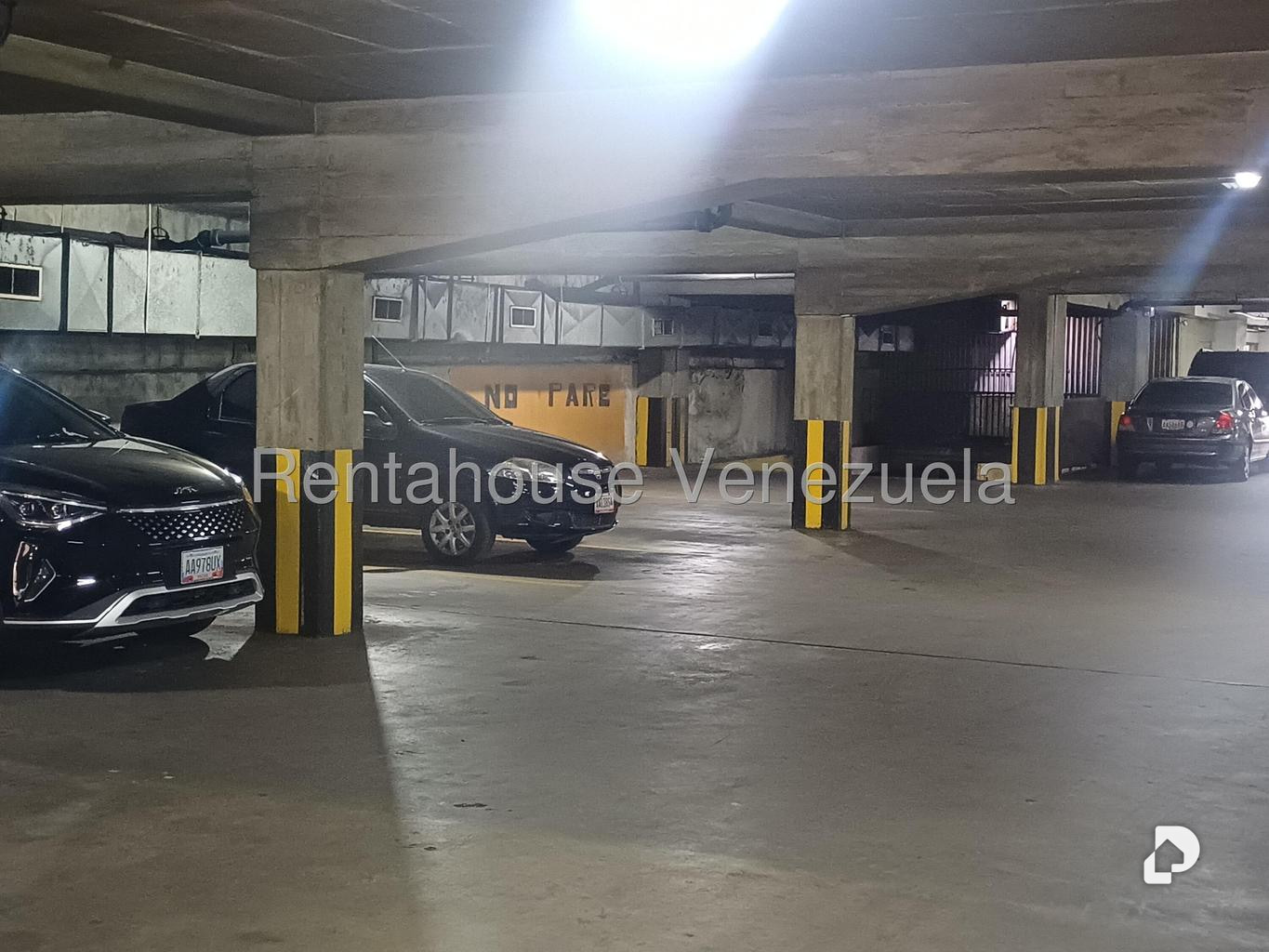 Garage/Parking in Los Dos Caminos, Caracas – 19