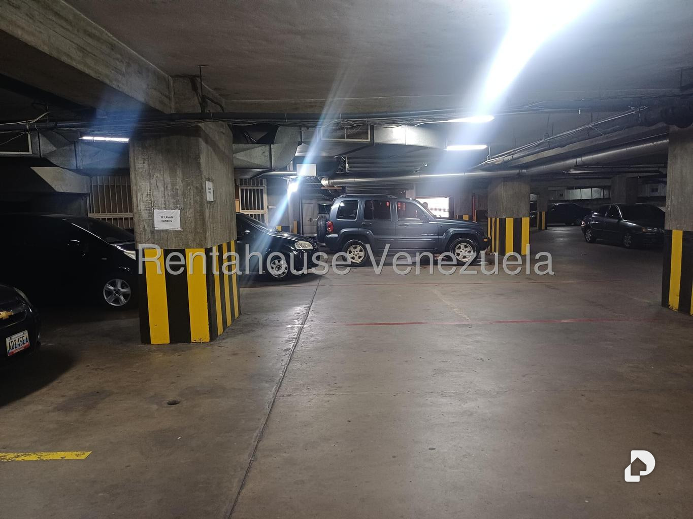 Garage/Parking in Los Dos Caminos, Caracas – 11