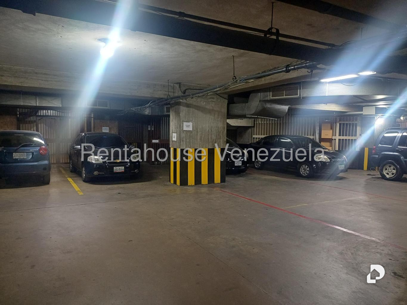 Garage/Parking in Los Dos Caminos, Caracas – 10