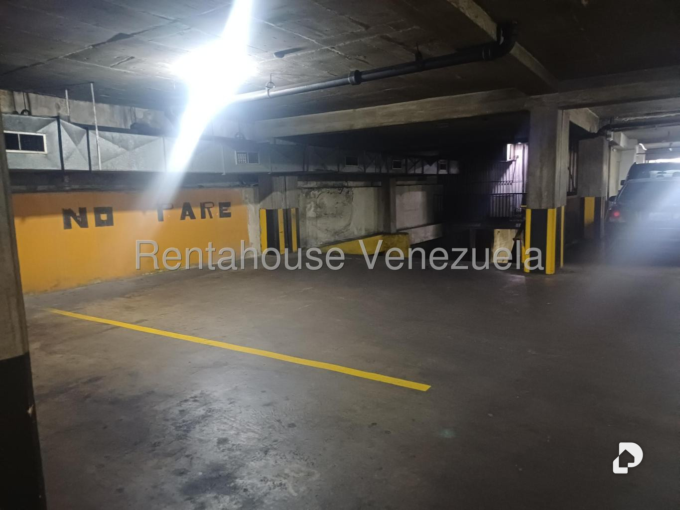Garage/Parking in Los Dos Caminos, Caracas – 28