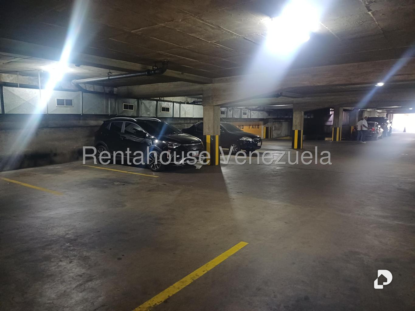 Garage/Parking in Los Dos Caminos, Caracas – 30