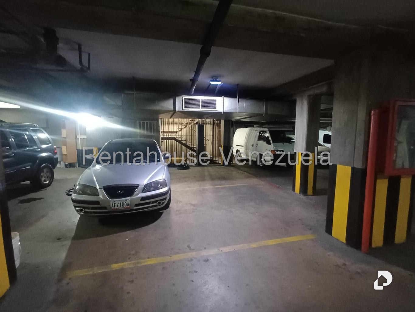 Garage/Parking in Los Dos Caminos, Caracas – 18