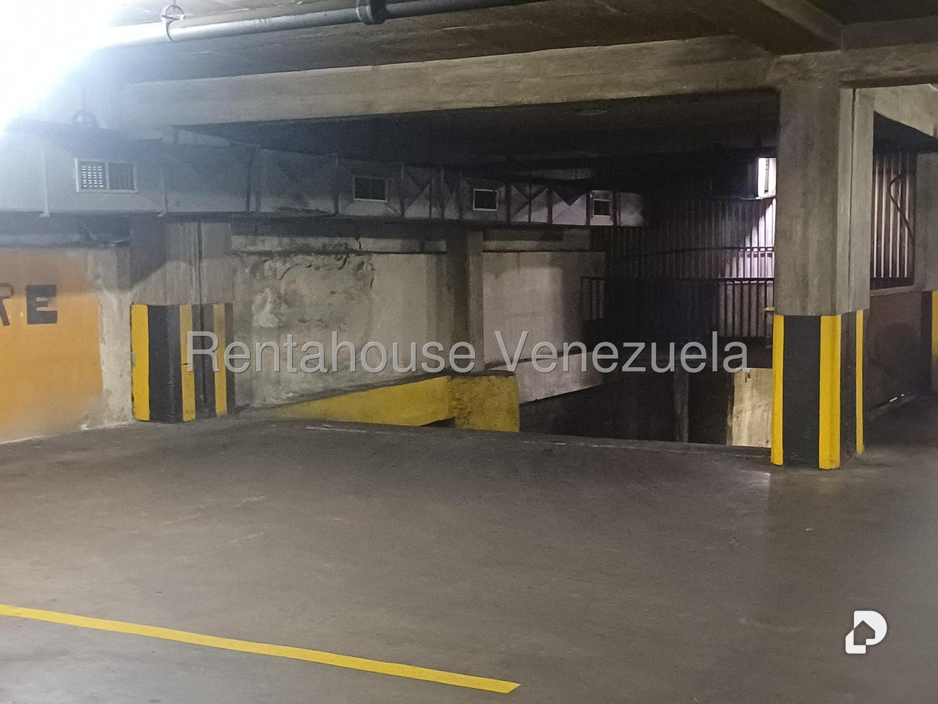 Garage/Parking in Los Dos Caminos, Caracas – 25