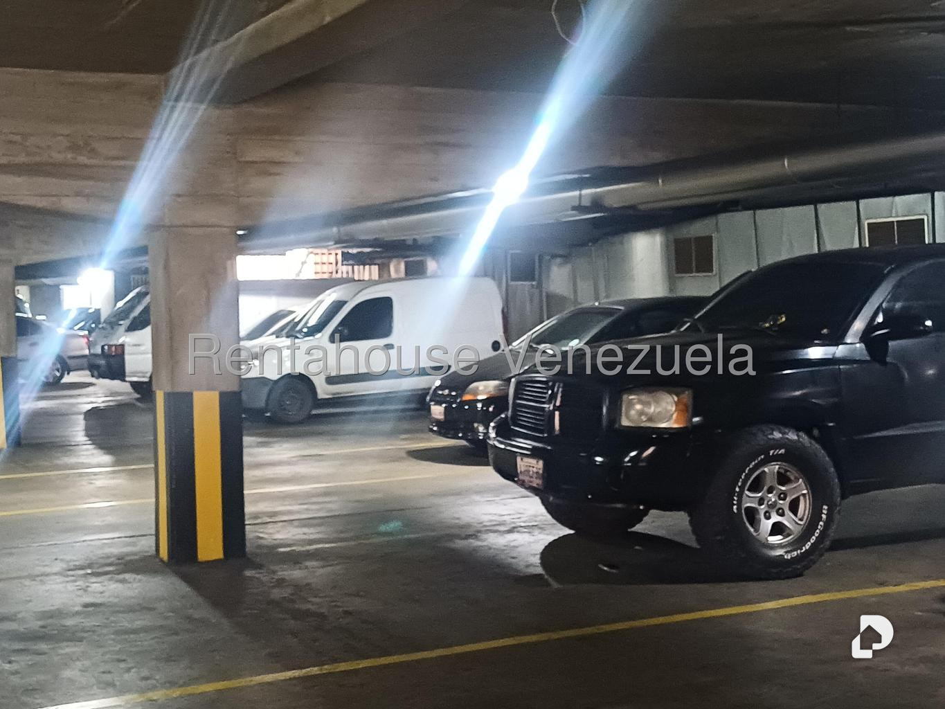 Garage/Parking in Los Dos Caminos, Caracas – 21