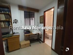 Casa en Alto Prado, Caracas – 30
