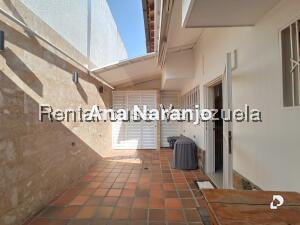 Casa en Alto Prado, Caracas – 29