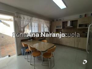 Casa en Alto Prado, Caracas – 18