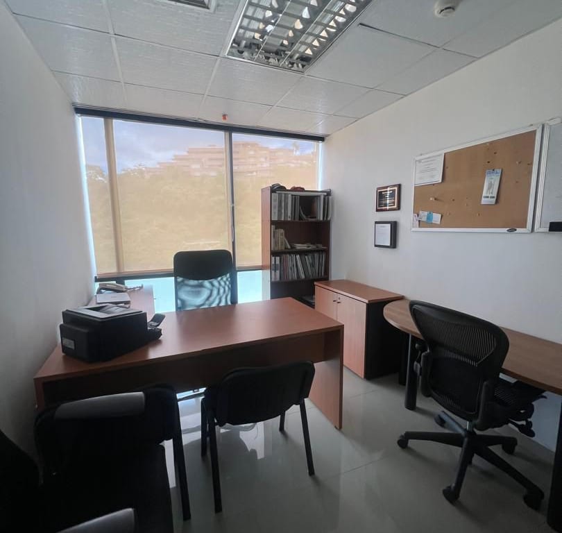 Oficina en Las Mercedes, Caracas - 1