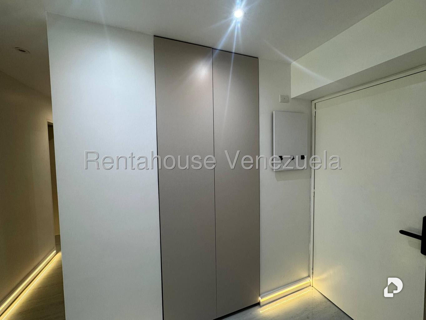 Apartamento en Lomas de La Alameda, Caracas – 12