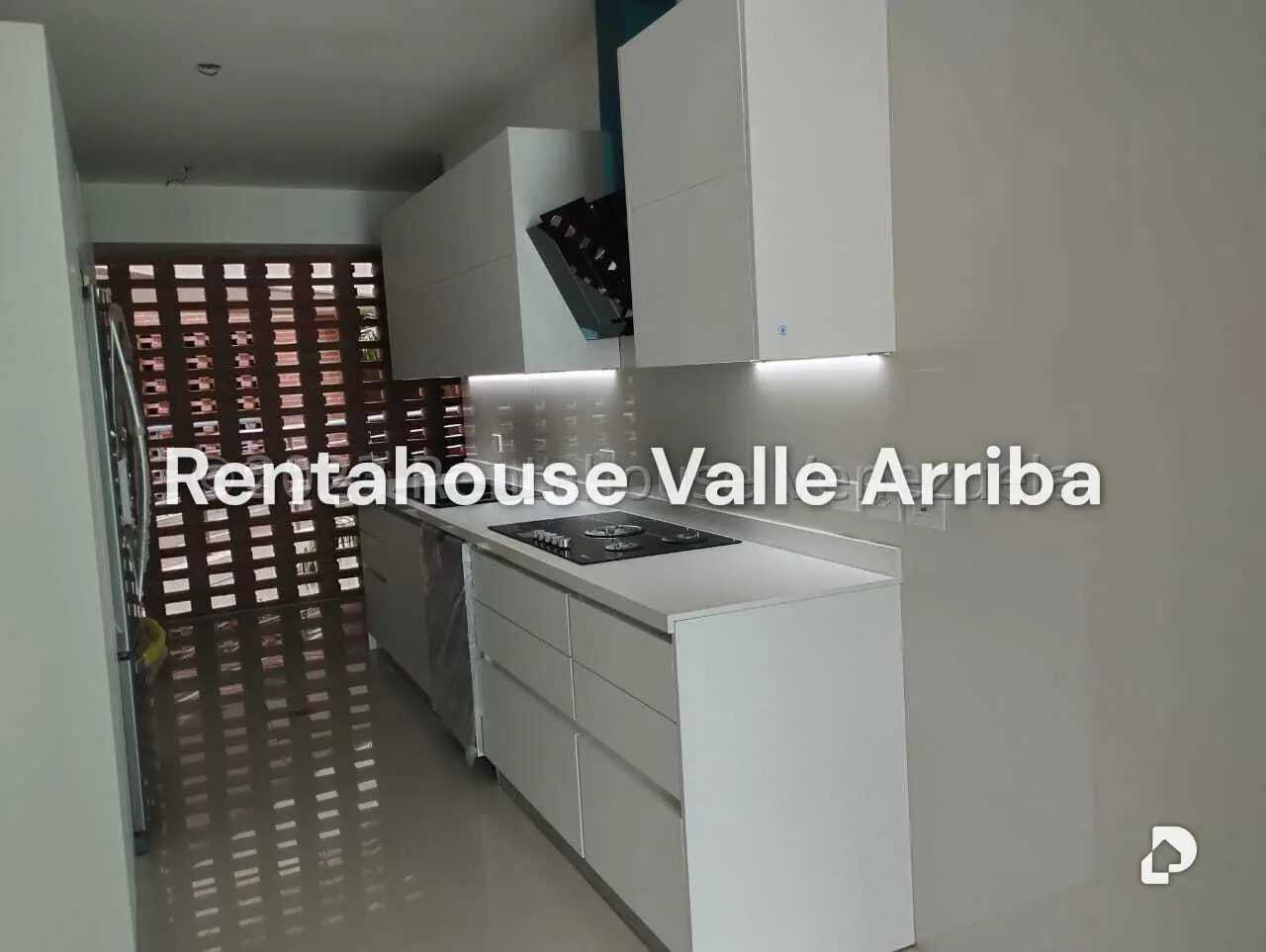 Apartamento en Lomas de Las Mercedes, Caracas – 16