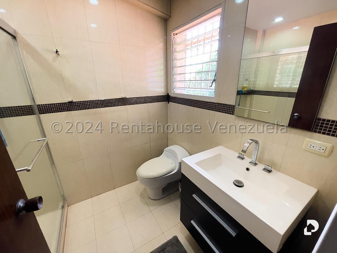 Casa en Alto Prado, Caracas – 32