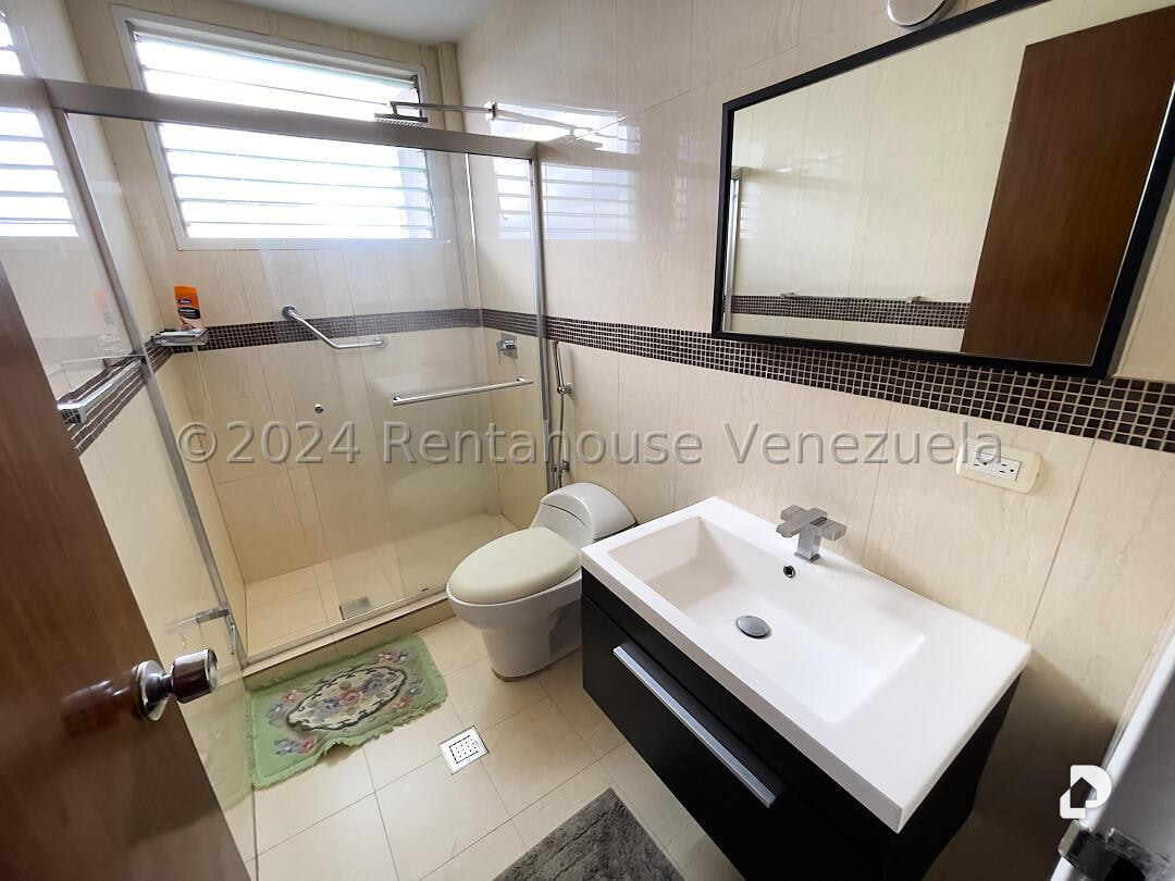 Casa en Alto Prado, Caracas – 28