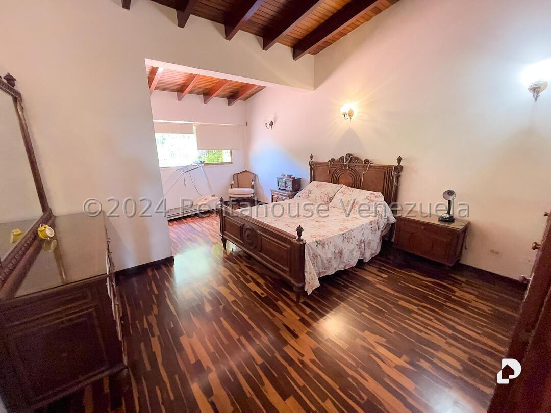 Casa en Alto Prado, Caracas – 30