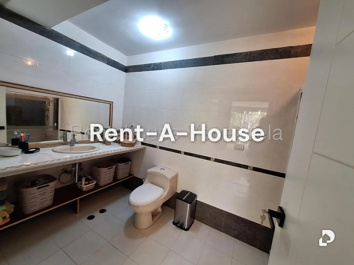 Casa en Villa Nueva Hatillo, Caracas – 27