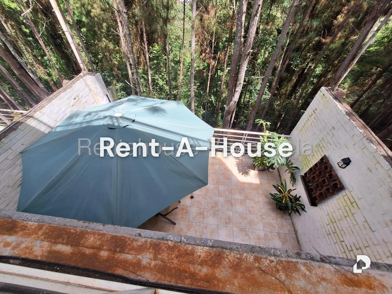 Casa en Villa Nueva Hatillo, Caracas – 28