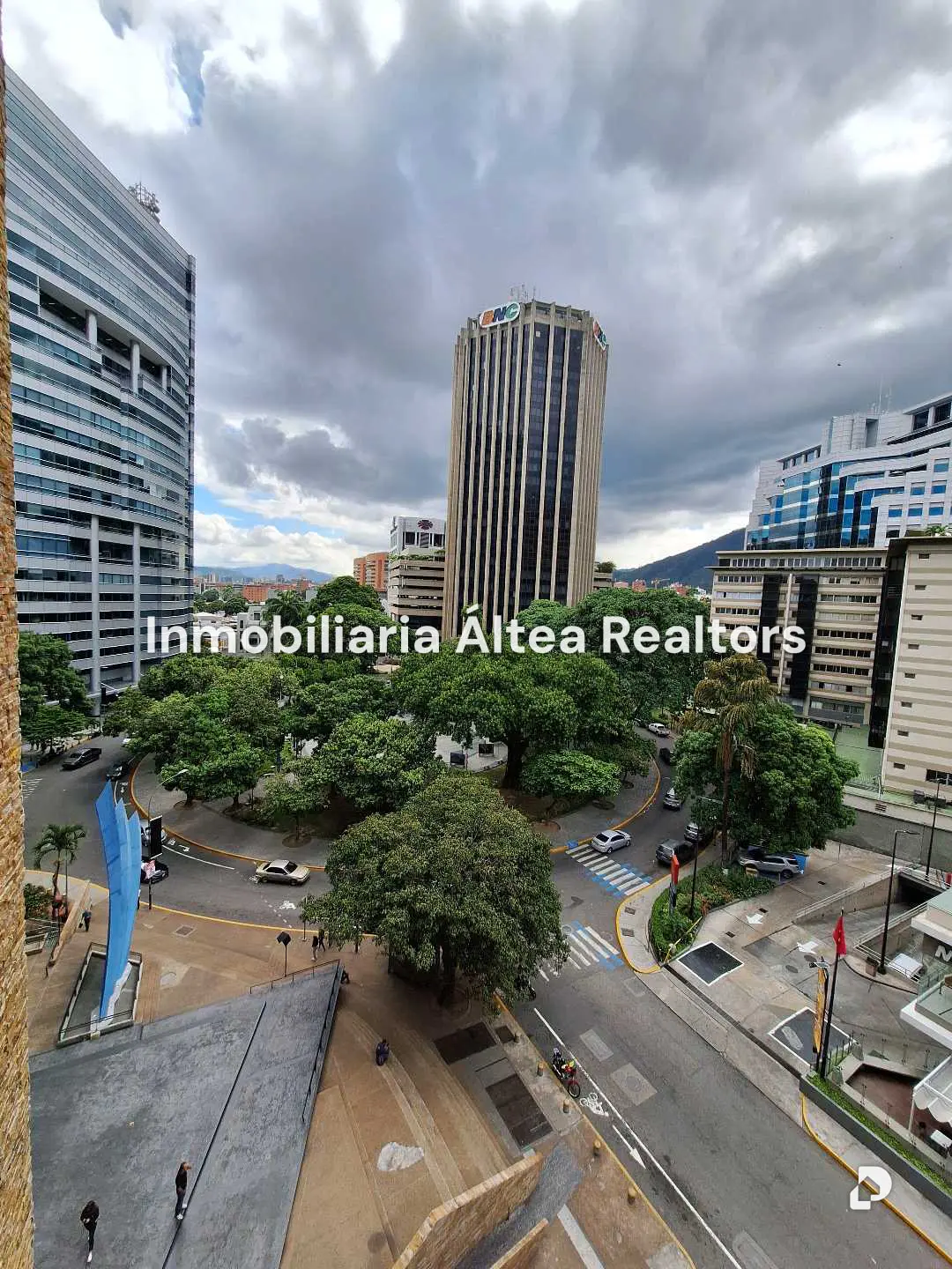 Oficina en La Castellana, Caracas – 24