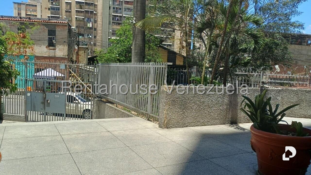Apartamento en San Martín, Caracas – 18
