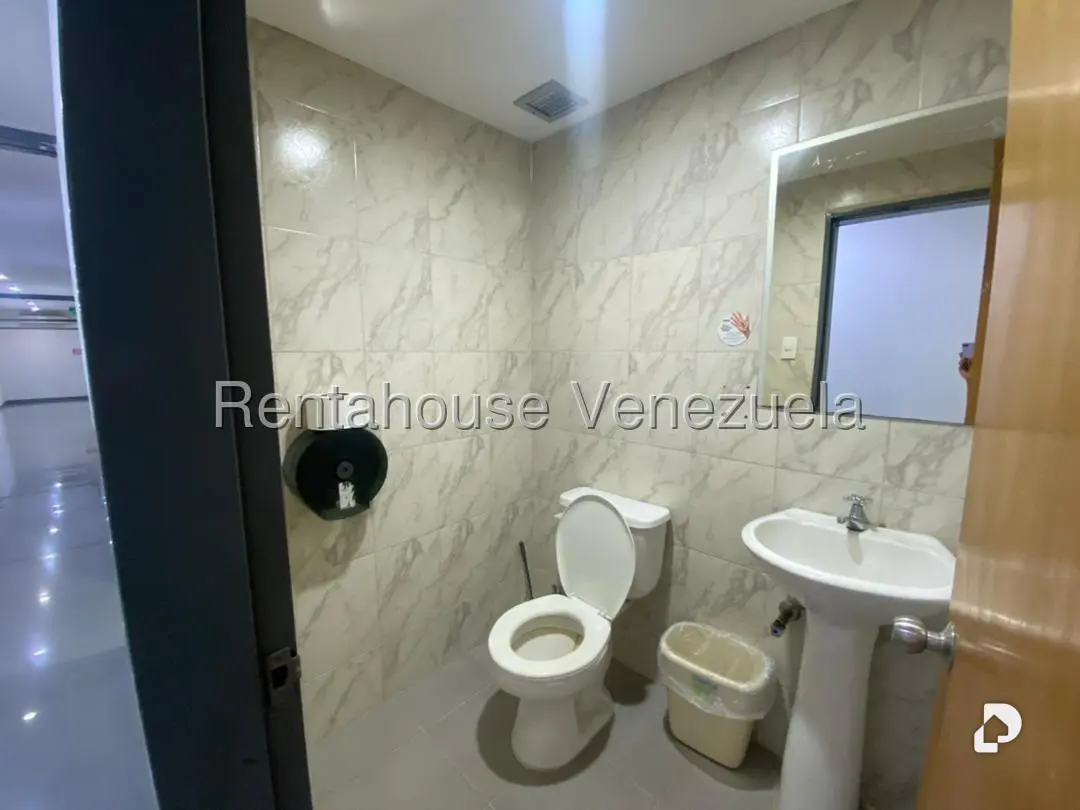 Galpón en Boleíta Sur, Caracas – 27