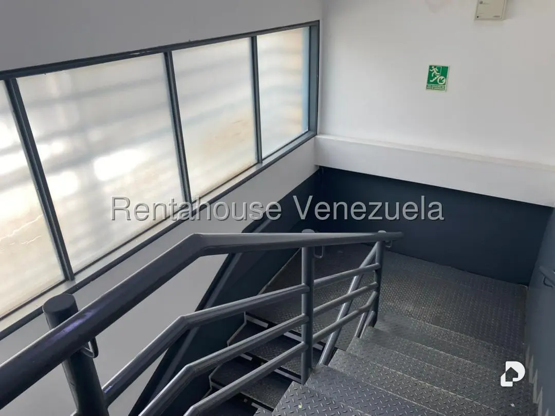 Galpón en Boleíta Sur, Caracas – 24