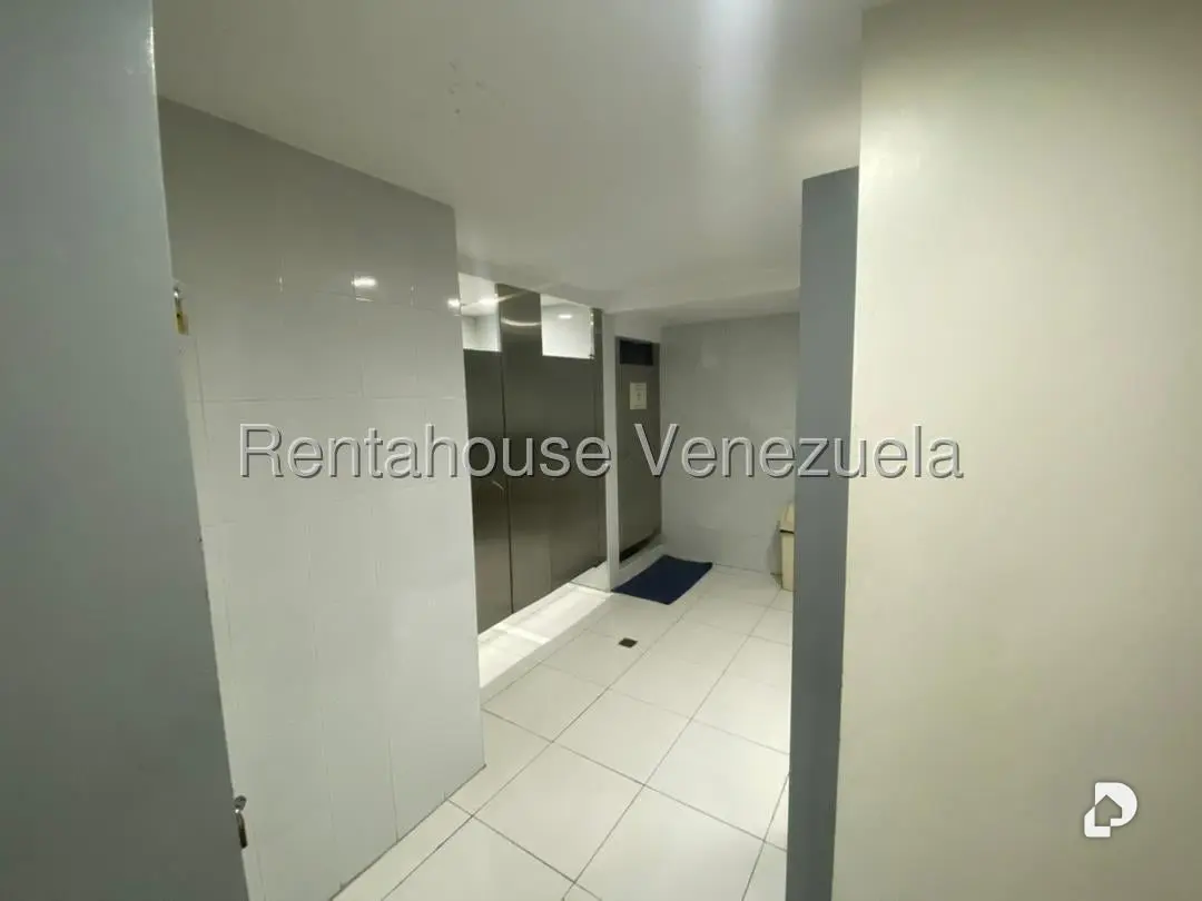 Galpón en Boleíta Sur, Caracas – 28