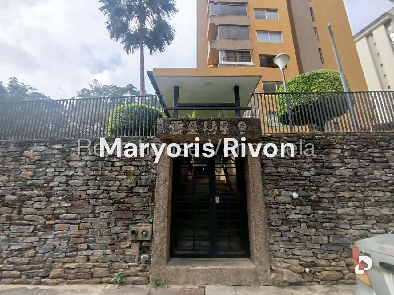 Apartment in Cerro Verde, Caracas – 3