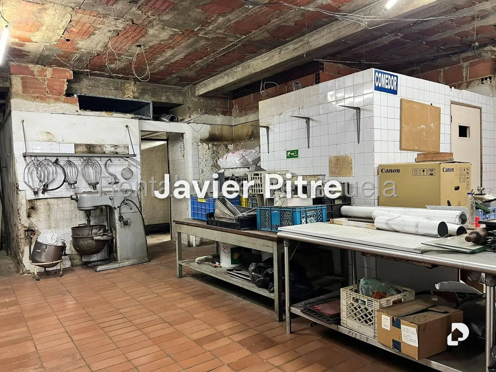 Local comercial en La Urbina, Caracas – 15