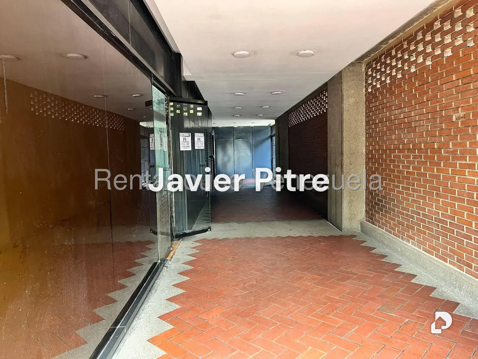 Local comercial en La Urbina, Caracas – 5