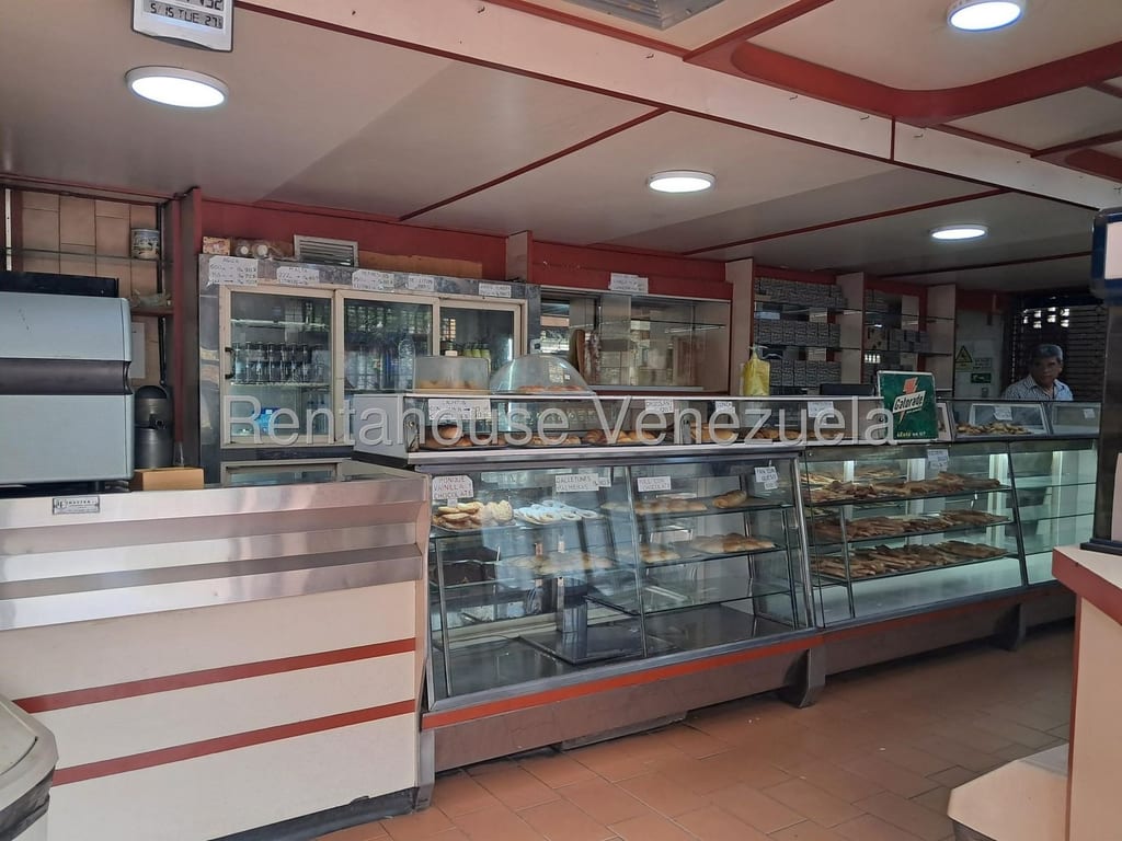 Local comercial en La Urbina, Caracas - 1