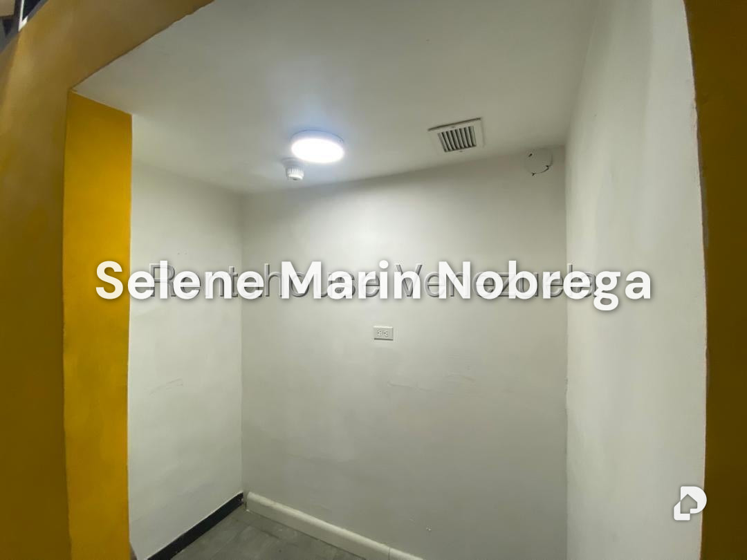 Local comercial en La Castellana, Caracas – 10