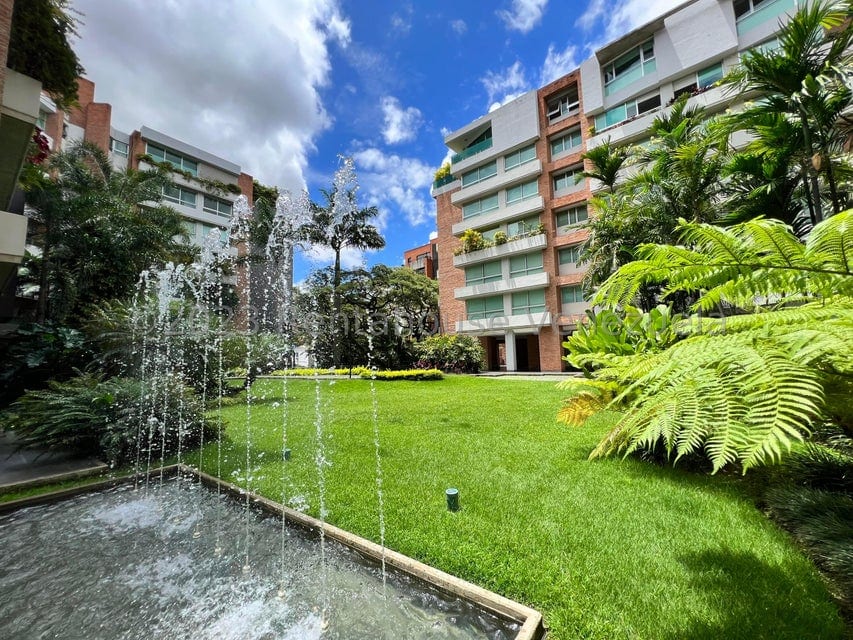 Apartamento en Campo Alegre, Caracas - 1