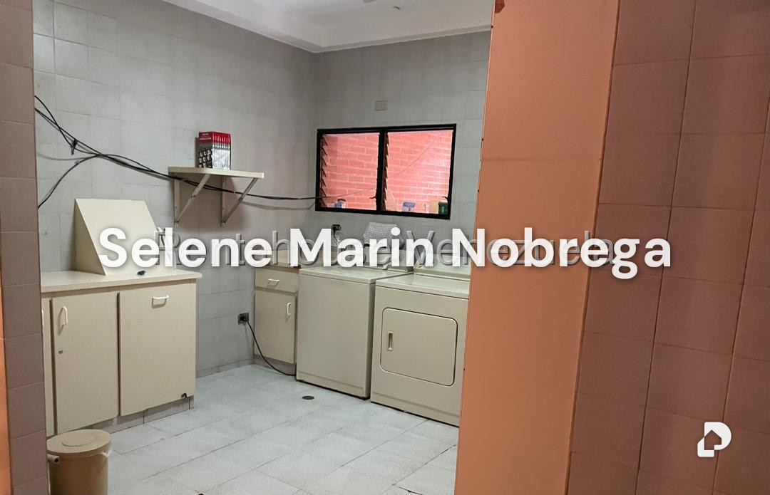 Casa en Alto Hatillo, Caracas – 25