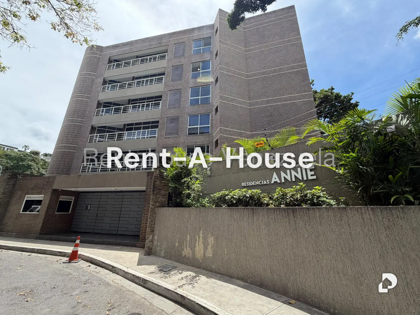 Apartamento en Los Naranjos de las Mercedes, Caracas – 1