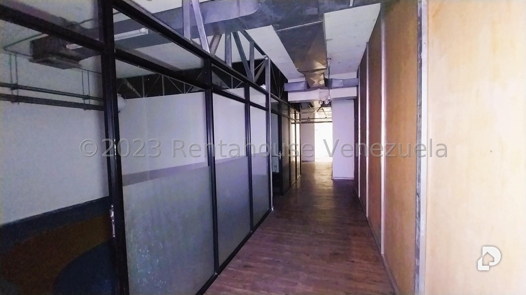 Oficina en Los Cortijos de Lourdes, Caracas – 20