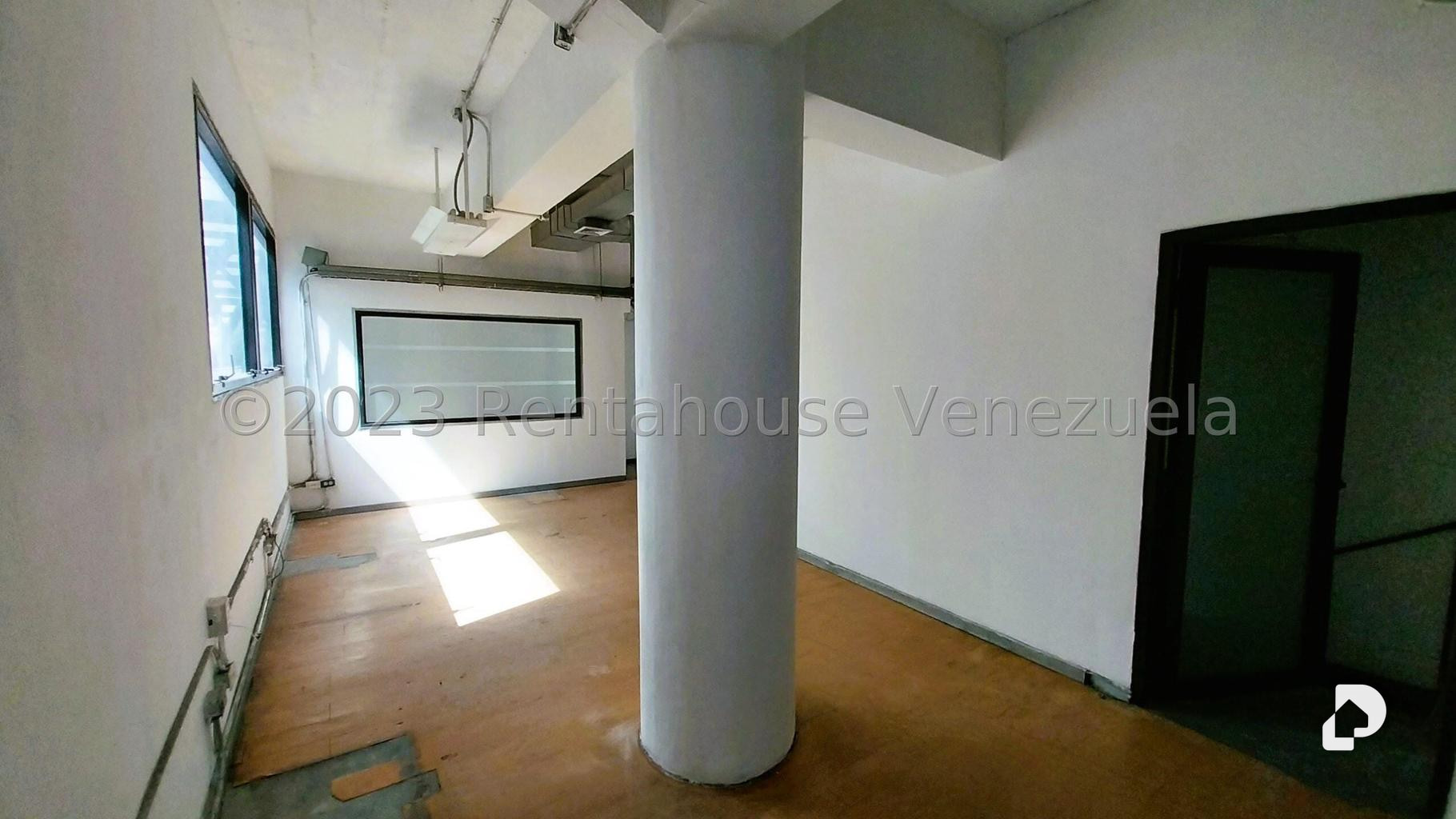 Oficina en Los Cortijos de Lourdes, Caracas – 24