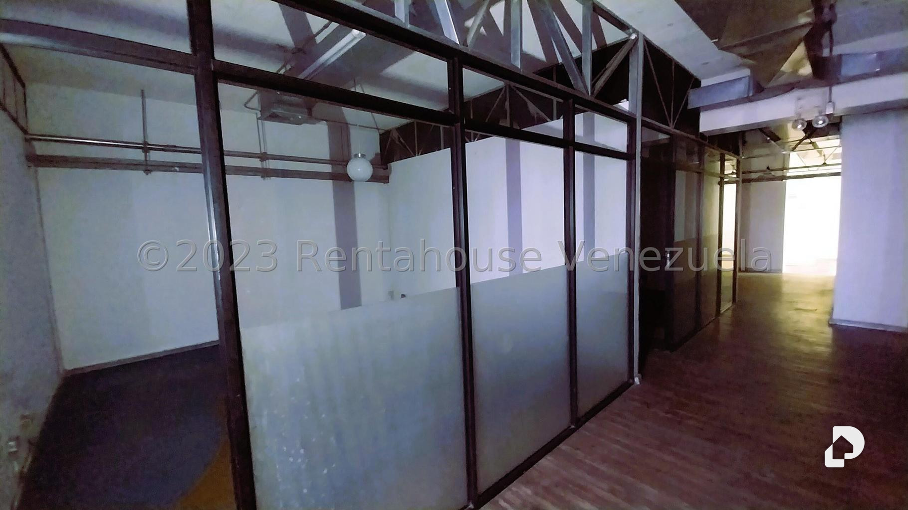 Oficina en Los Cortijos de Lourdes, Caracas – 22