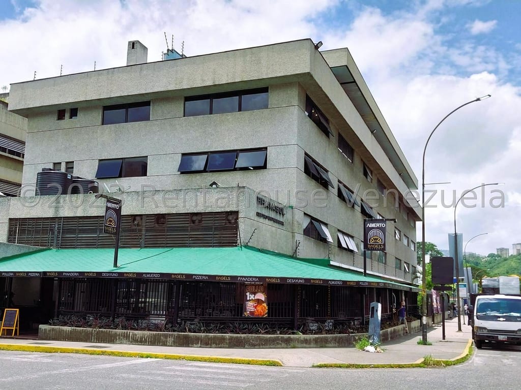 Oficina en Los Cortijos de Lourdes, Caracas - 1