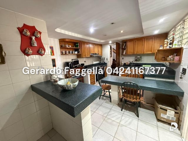Townhouse in Santa Paula, Caracas – 12