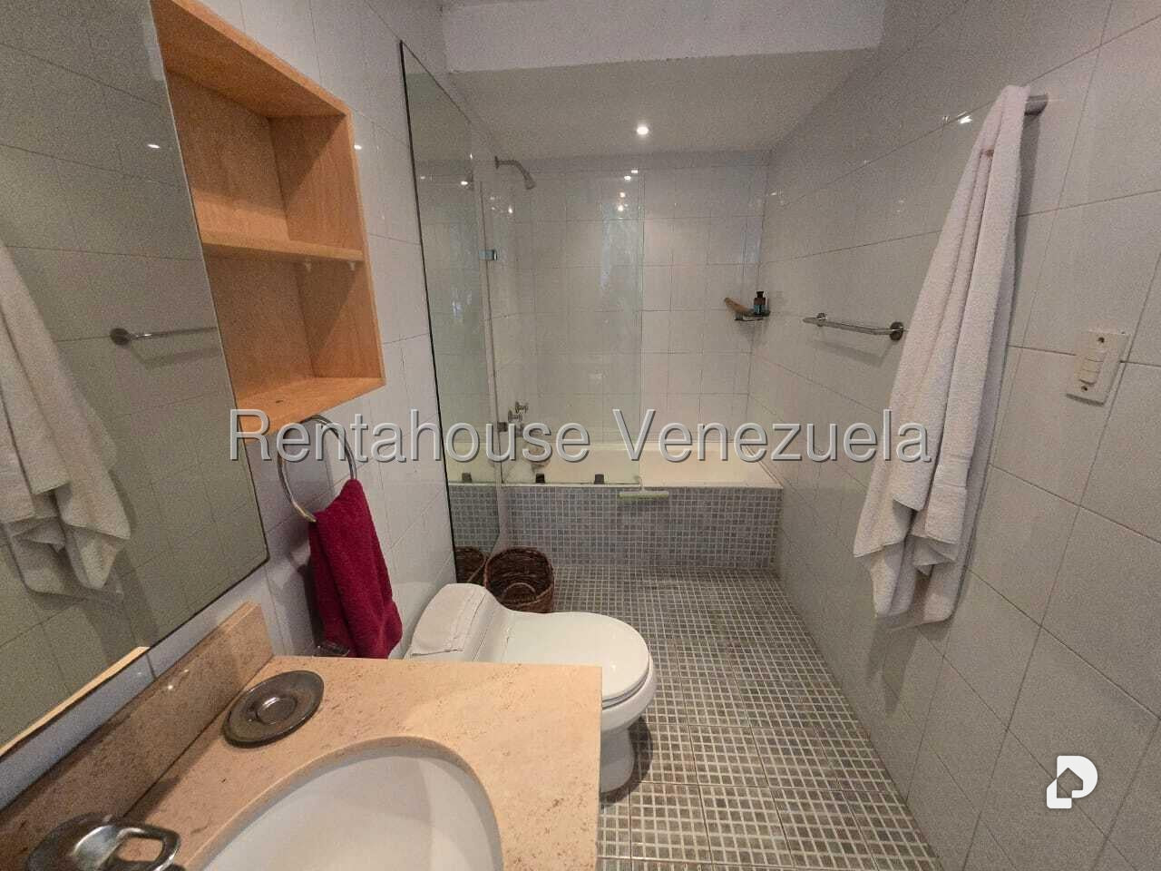 Casa en La Floresta, Caracas – 28