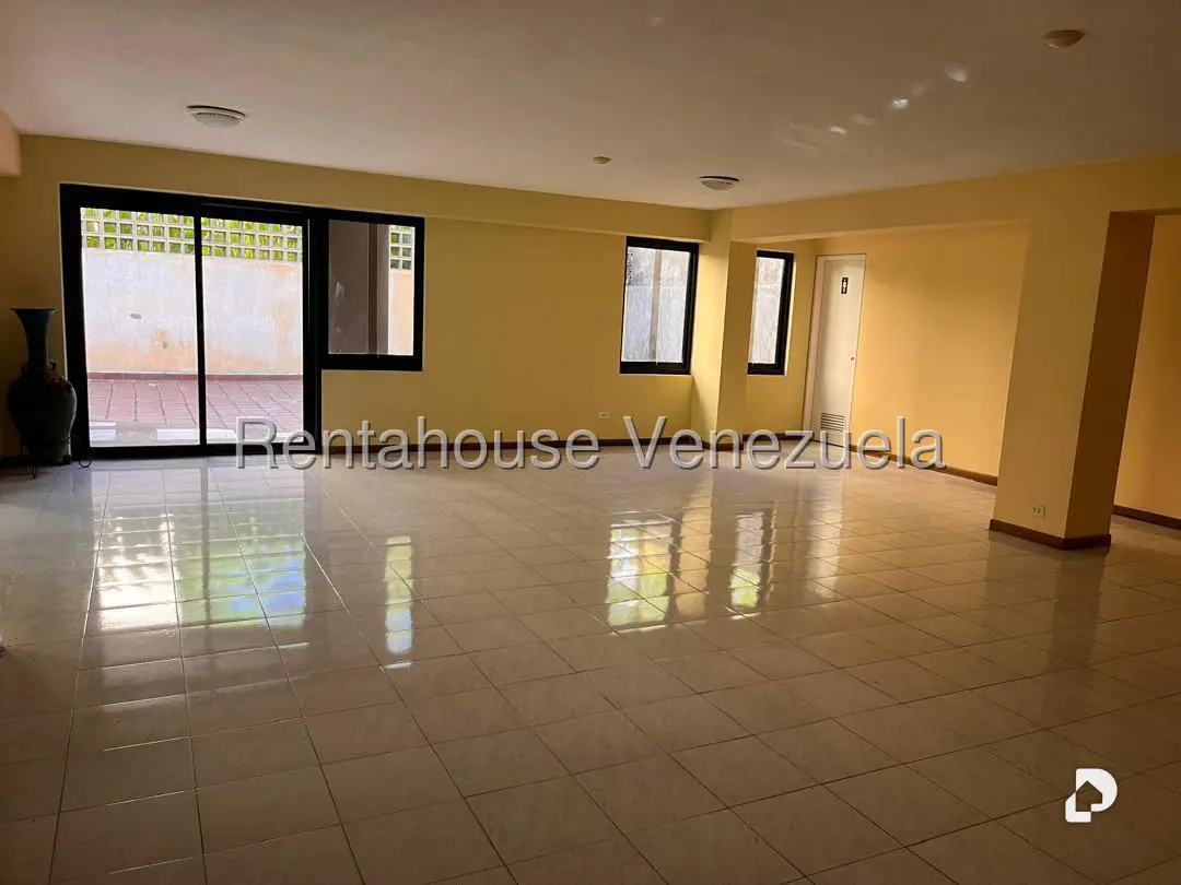 Apartamento en Urb. Miranda, Caracas – 18