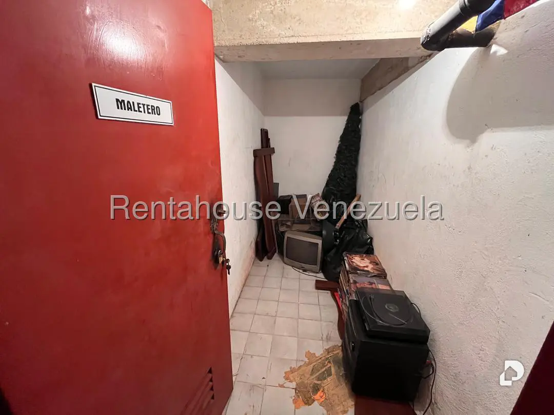 Apartamento en Urb. Miranda, Caracas – 21