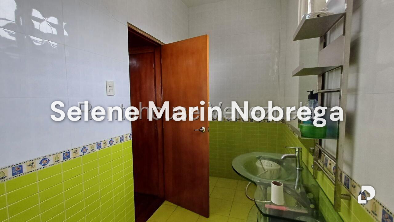 Casa en Prados del Este, Caracas – 29