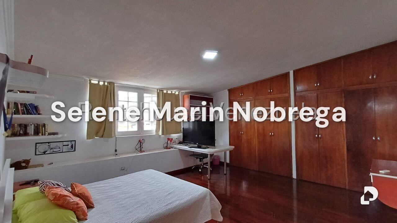 Casa en Prados del Este, Caracas – 25